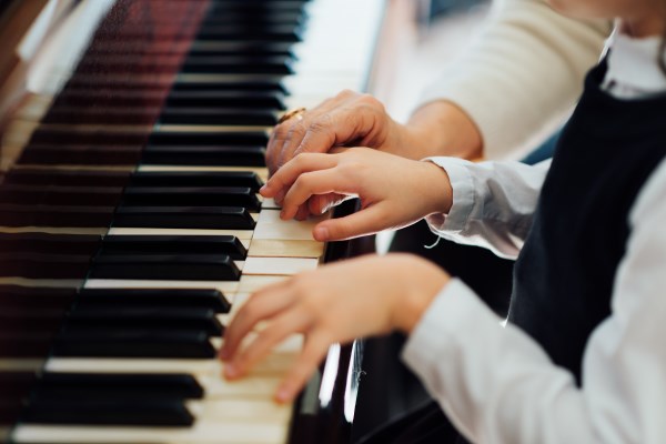 מועדון חוגים צרכים מיוחדים - פסנתר פרטני